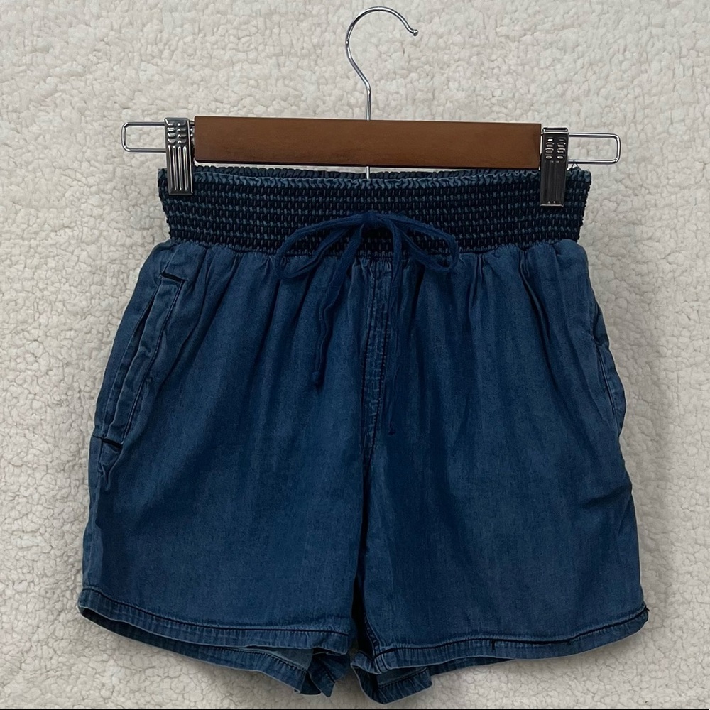 Sound/Style Women's Denim Blue Pull On Shorts